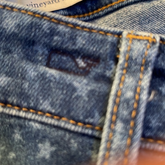 Vineyard Vines High Rise Crop Jamie Jeans with Stars Print - Picture 11 of 11